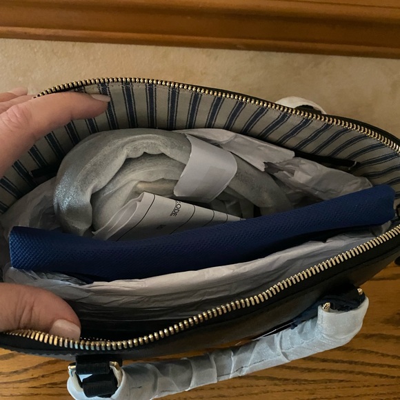 NWT Dooney & Bourke Medium Dome Satchel - Picture 2 of 3